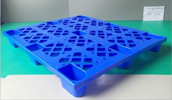 9-Foot HDPE Plastic Pallet for Easy and Safe Handling in Industrial Environments